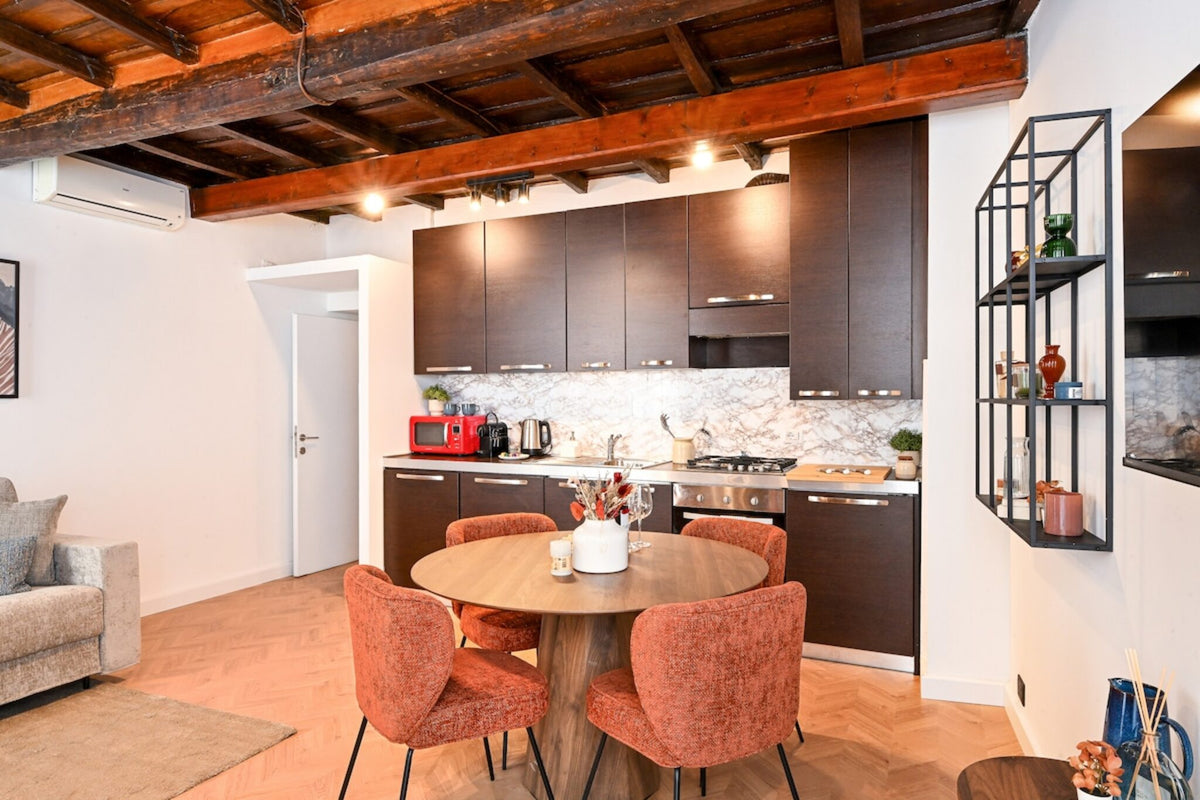 Colonna Charm